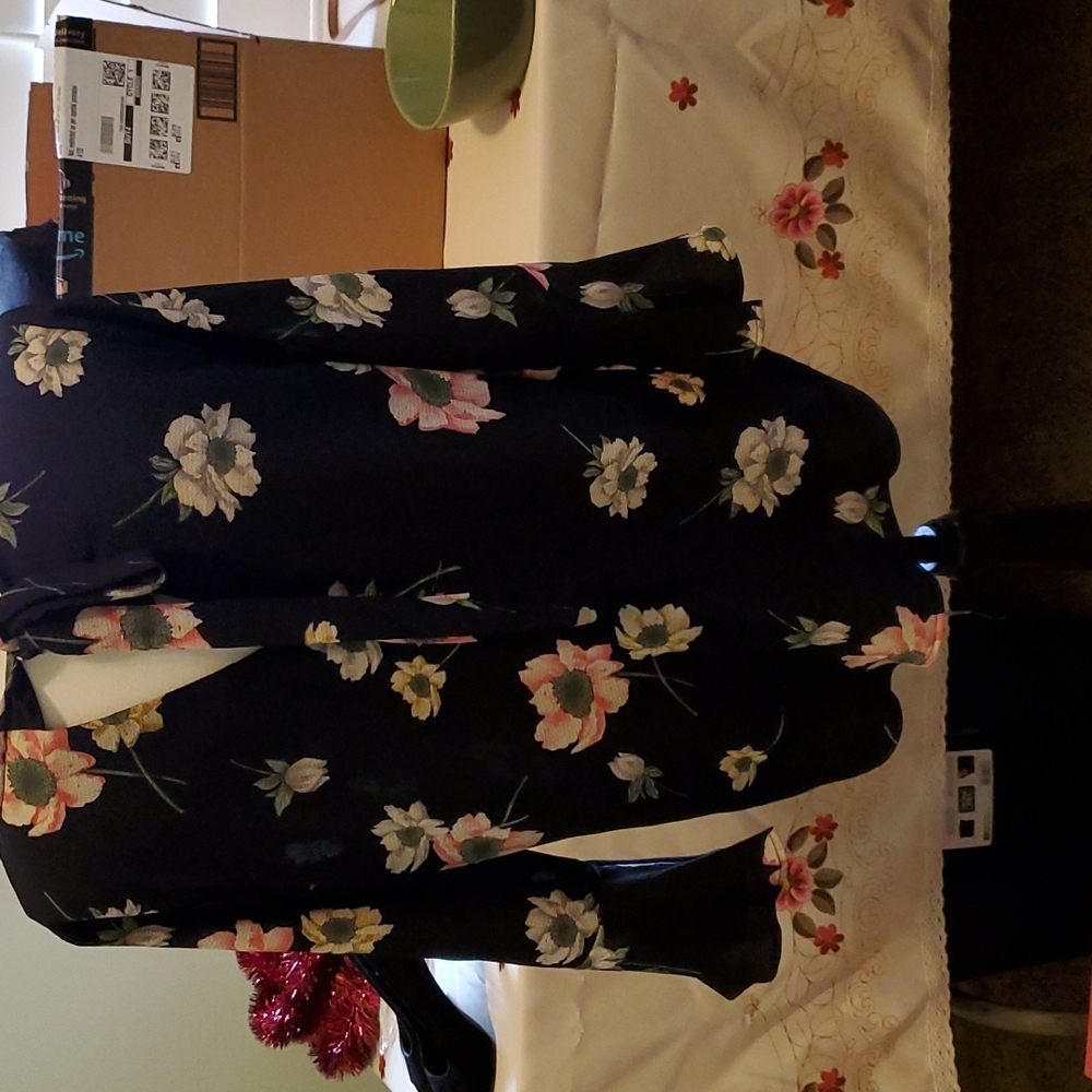 Blouse - Picture 2 of 2
